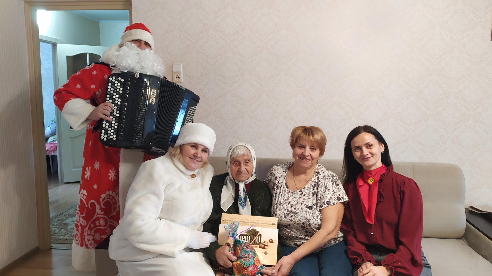 Продолжается поздравительный марафон в рамках акции «От всей души»